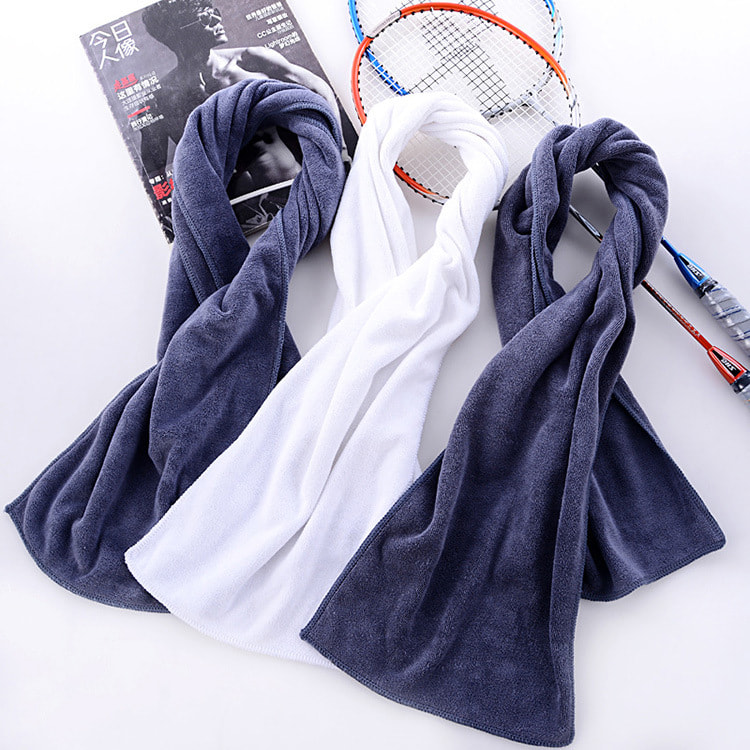 Cén fáth a bhfuil Tuáillí Spóirt Níos Fearr ná Tuáillí Rialta le haghaidh Úsáid Giomnáisiam?